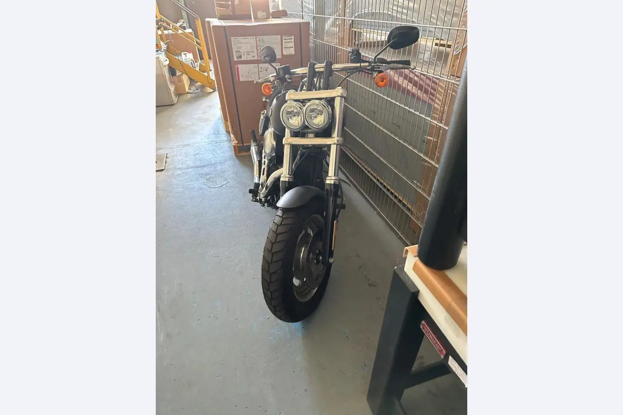 Reinigungsmaschinen und Büroausstattung-20