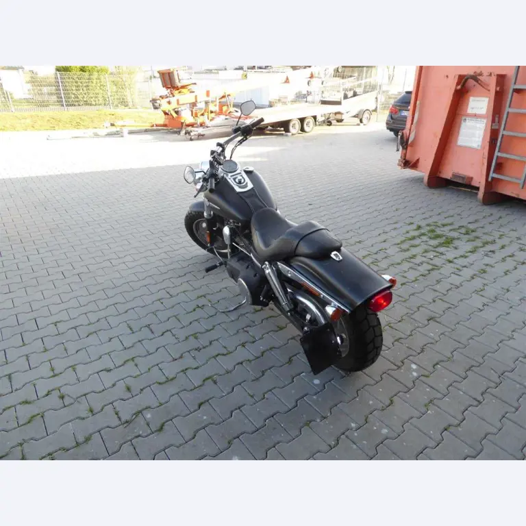 Reinigungsmaschinen und Büroausstattung-3