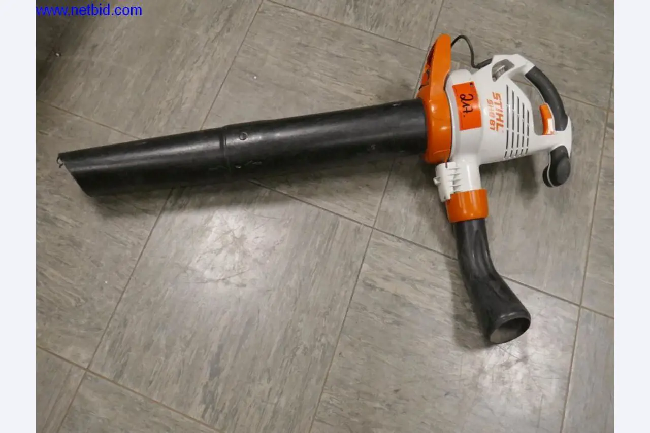 Reinigungsmaschinen und Büroausstattung-1