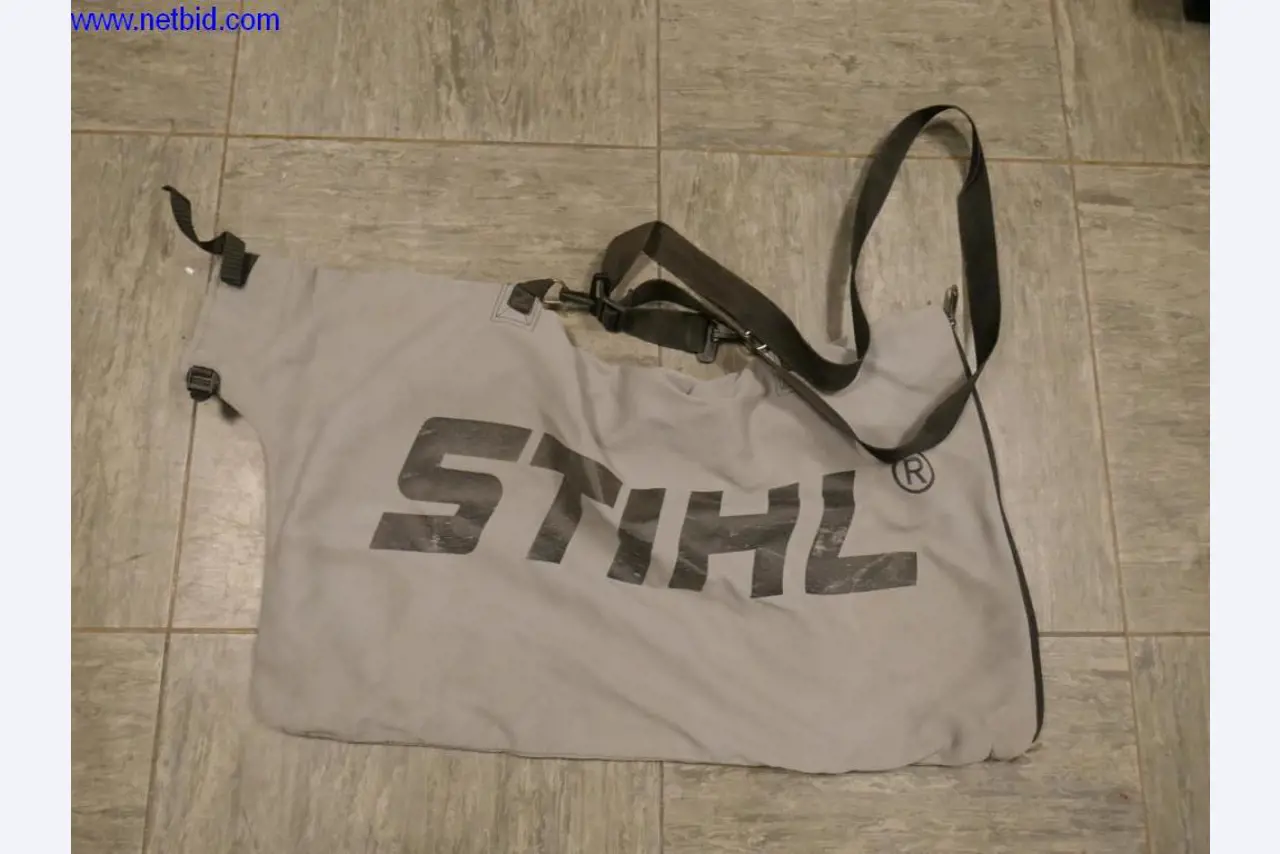 Reinigungsmaschinen und Büroausstattung-3