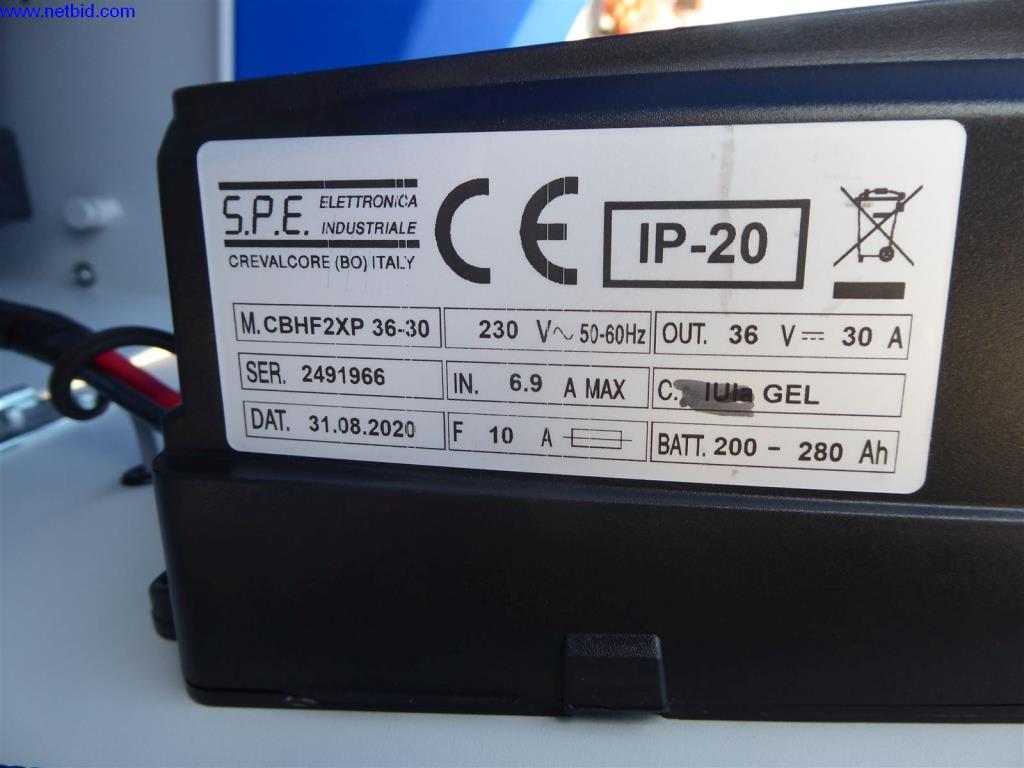 Máquinas de limpieza y material de oficina-11