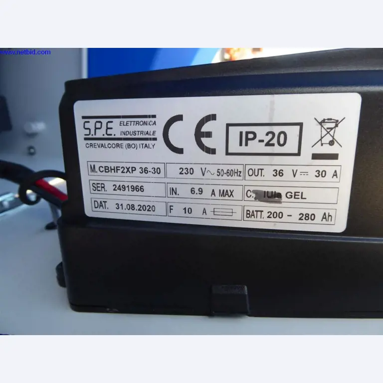 Máquinas de limpeza e equipamento de escritório-11