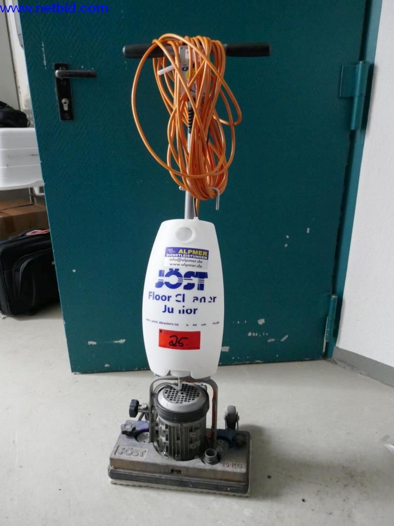 Reinigungsmaschinen und Büroausstattung-1