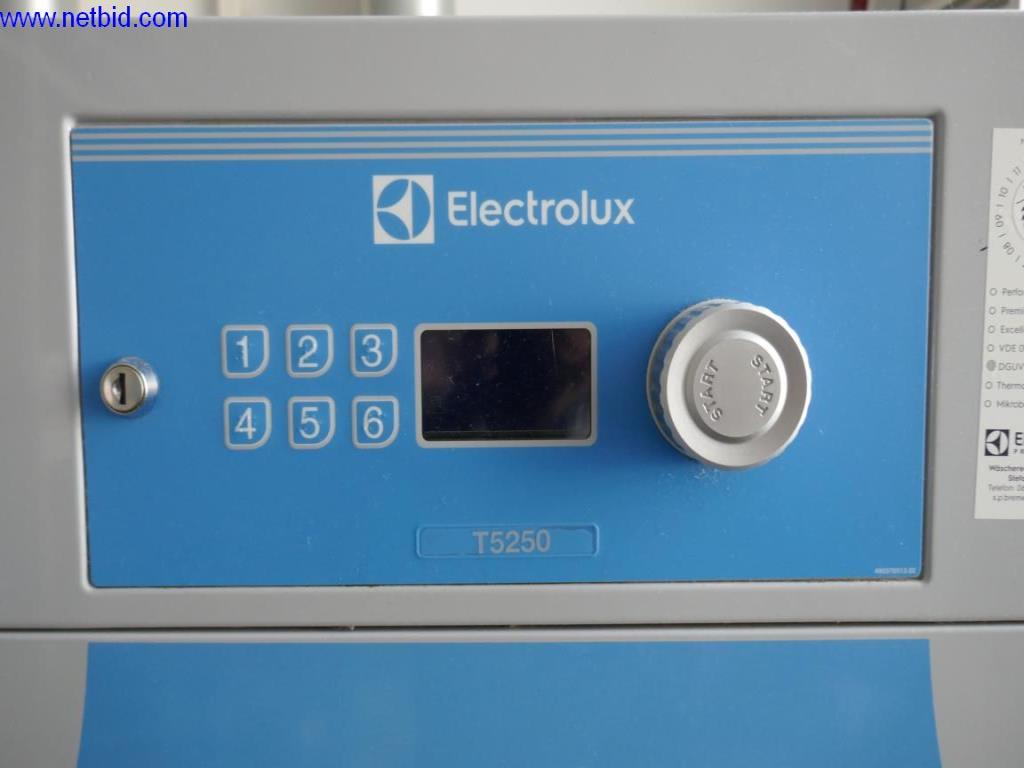 Reinigungsmaschinen und Büroausstattung-2