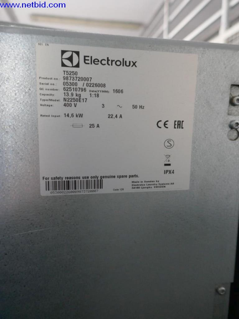 Reinigungsmaschinen und Büroausstattung-3