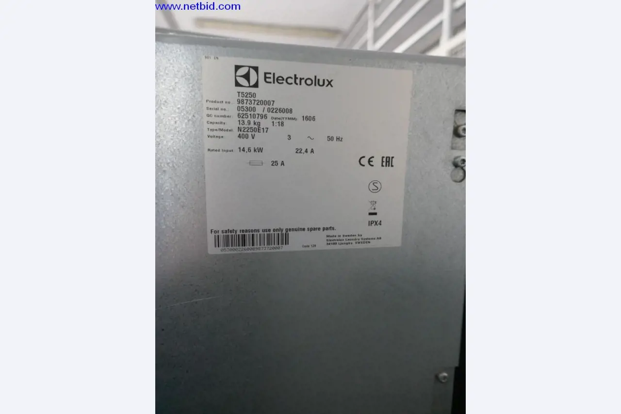 Reinigungsmaschinen und Büroausstattung-3