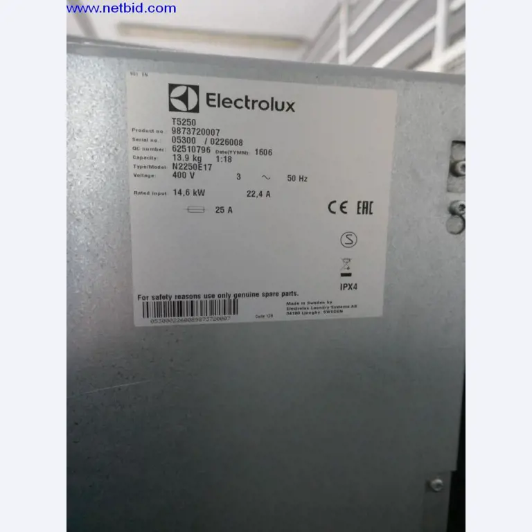 Reinigungsmaschinen und Büroausstattung-3