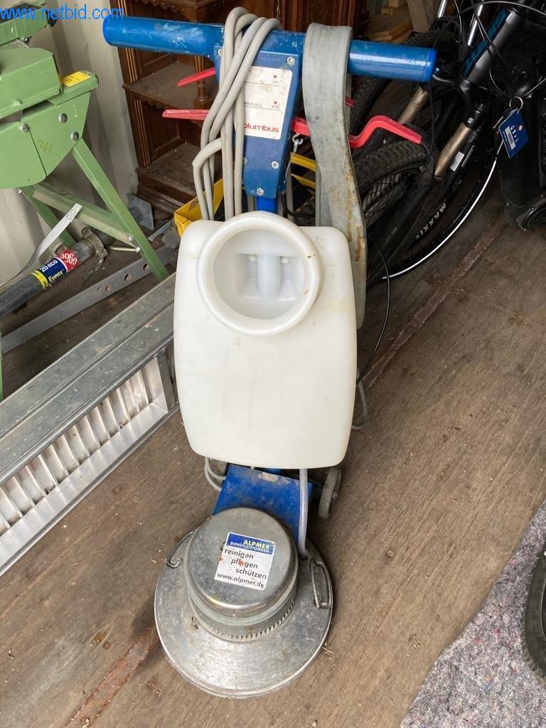 Reinigungsmaschinen und Büroausstattung-1