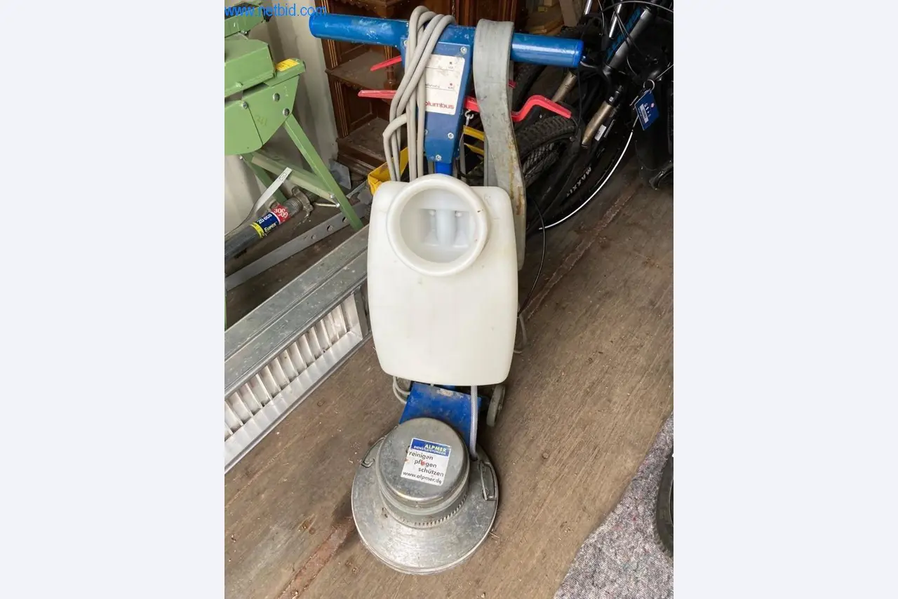 Reinigungsmaschinen und Büroausstattung-1