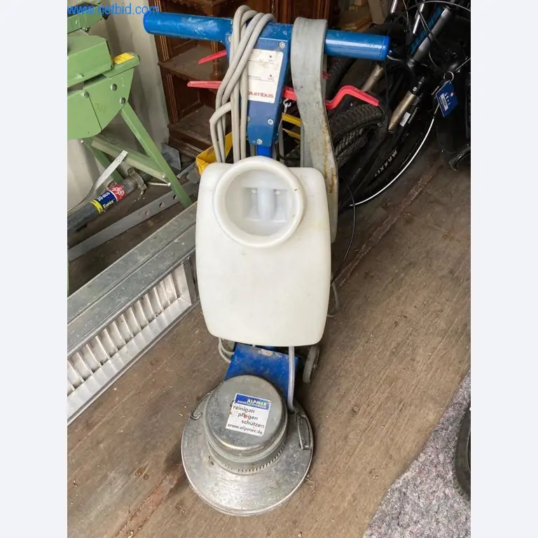 Reinigungsmaschinen und Büroausstattung-1