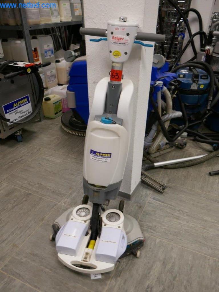 Máquinas de limpieza y material de oficina-1