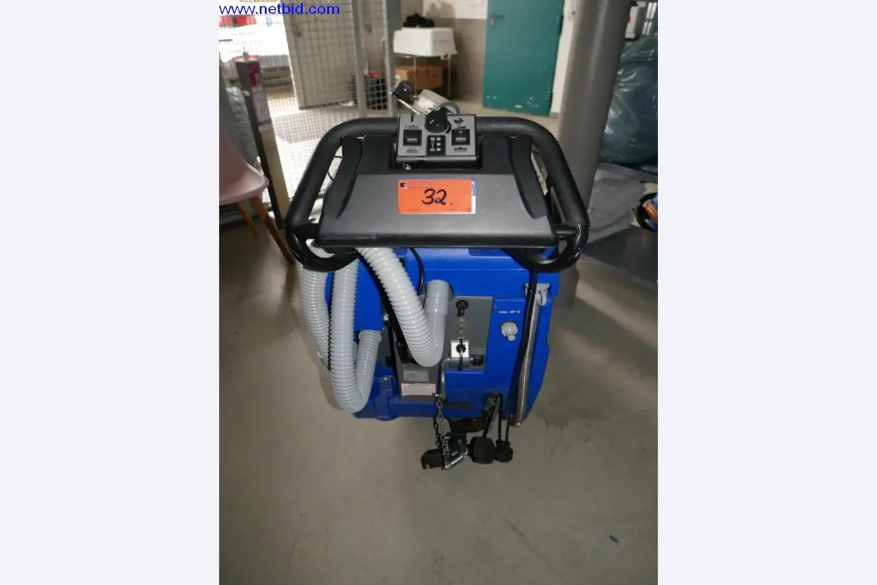 Reinigungsmaschinen und Büroausstattung-3