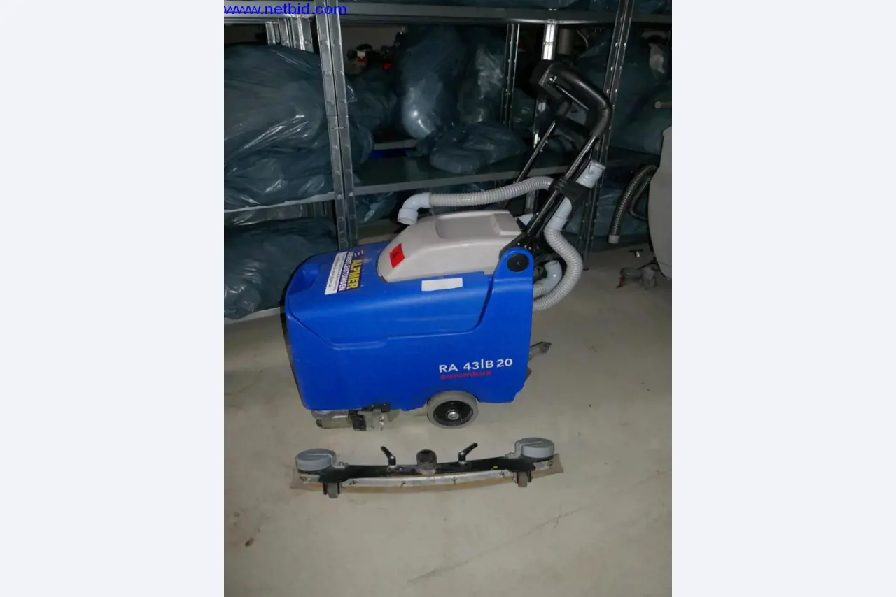 Reinigungsmaschinen und Büroausstattung-1