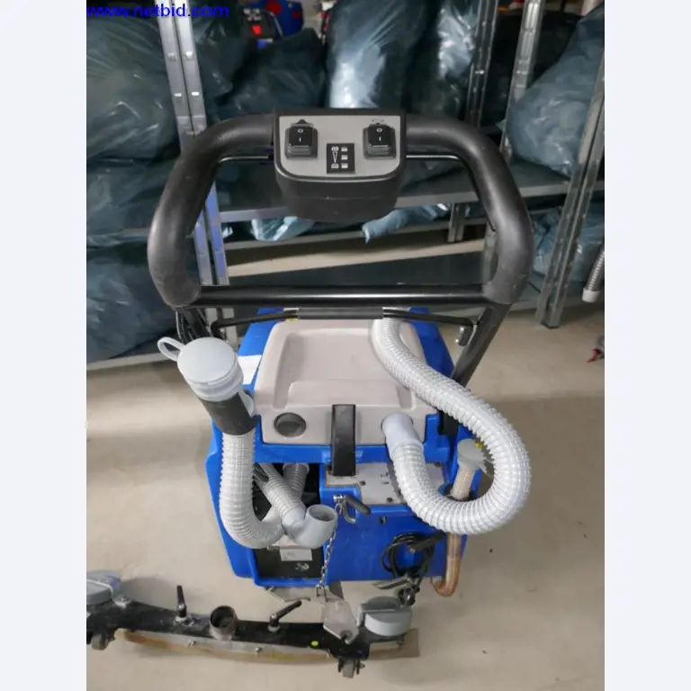 Reinigungsmaschinen und Büroausstattung-3