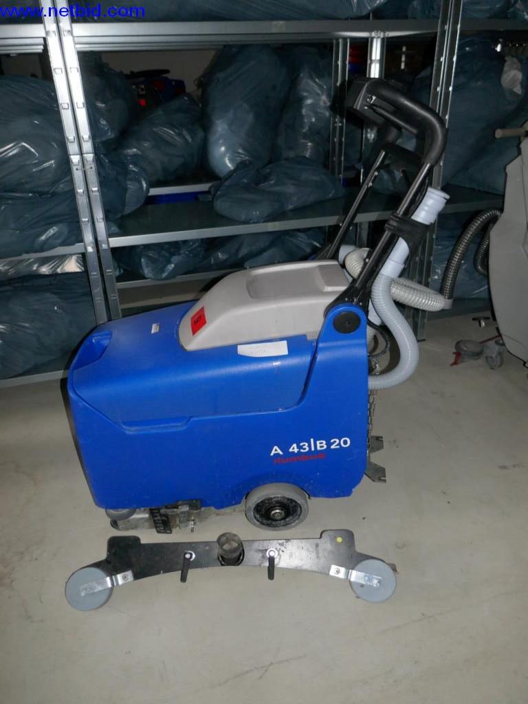 Machines de nettoyage et équipement de bureau-1