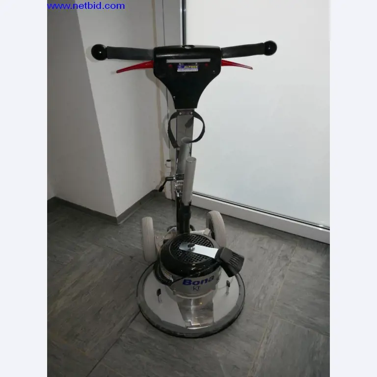 Reinigungsmaschinen und Büroausstattung-1