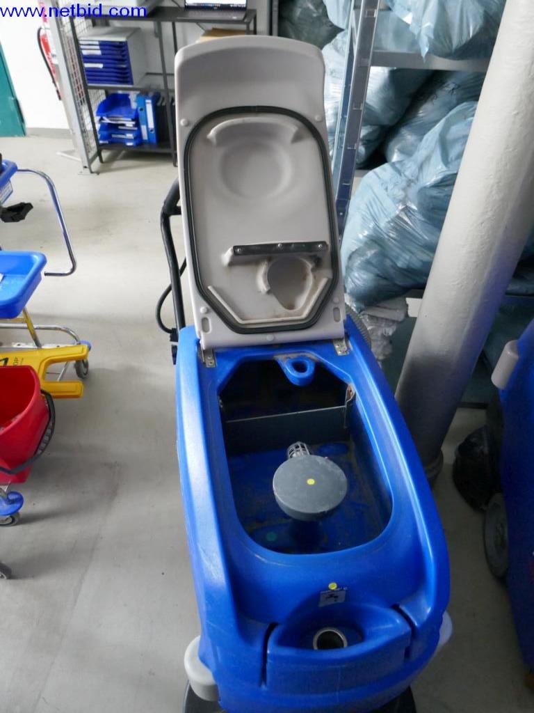 Čistící stroje a kancelářské vybavení-5