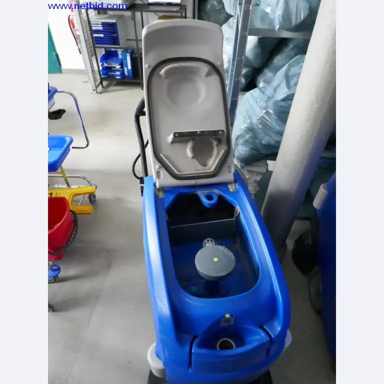 Reinigungsmaschinen und Büroausstattung-5