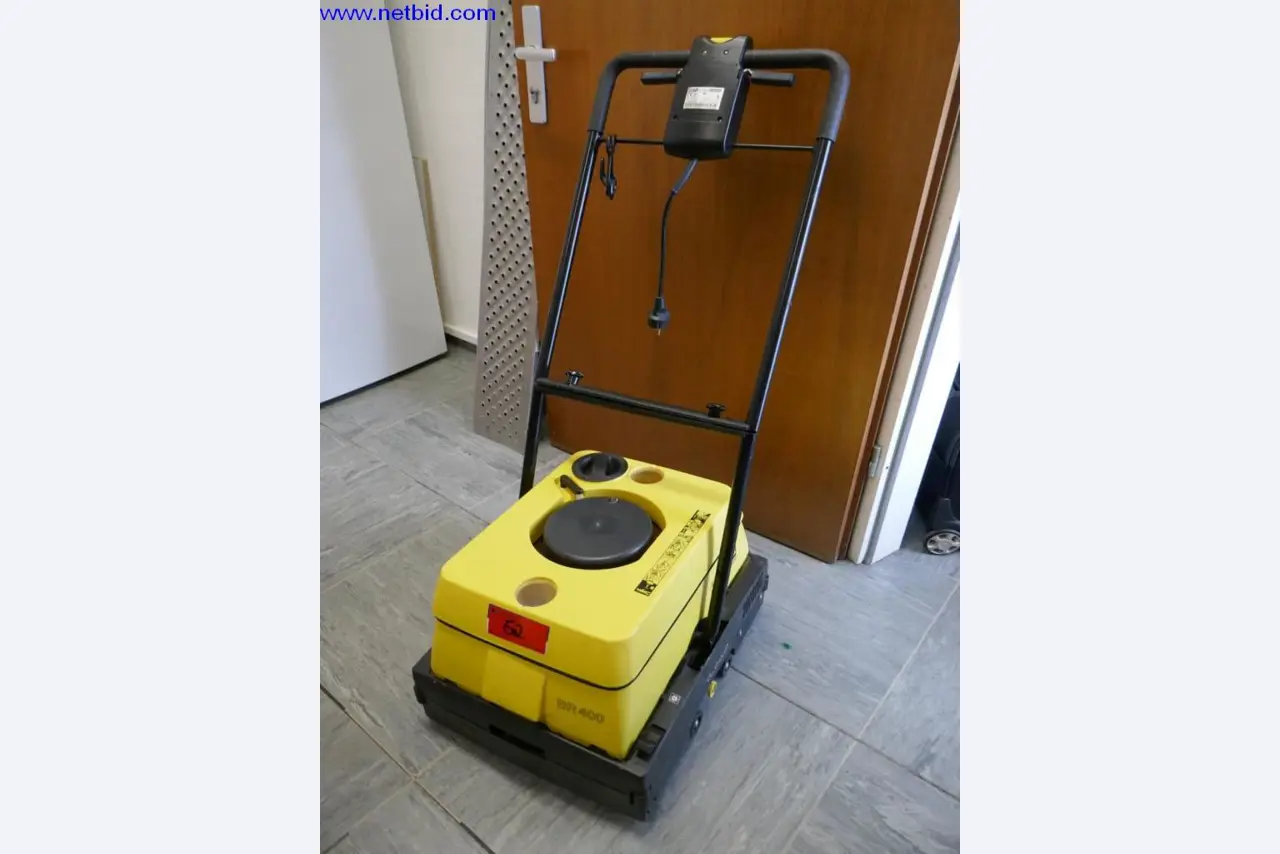 Reinigungsmaschinen und Büroausstattung-1