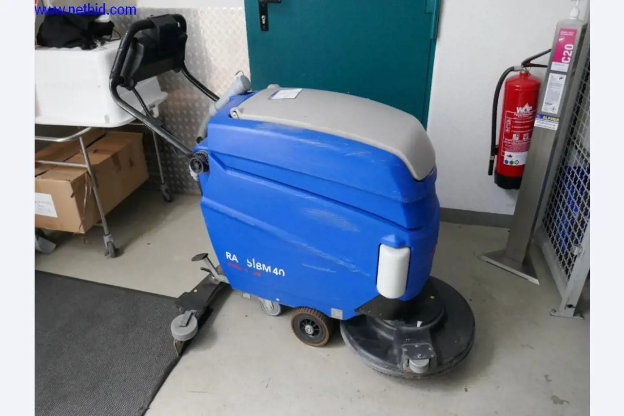 Reinigungsmaschinen und Büroausstattung-1