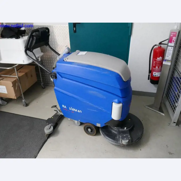 Reinigungsmaschinen und Büroausstattung-1