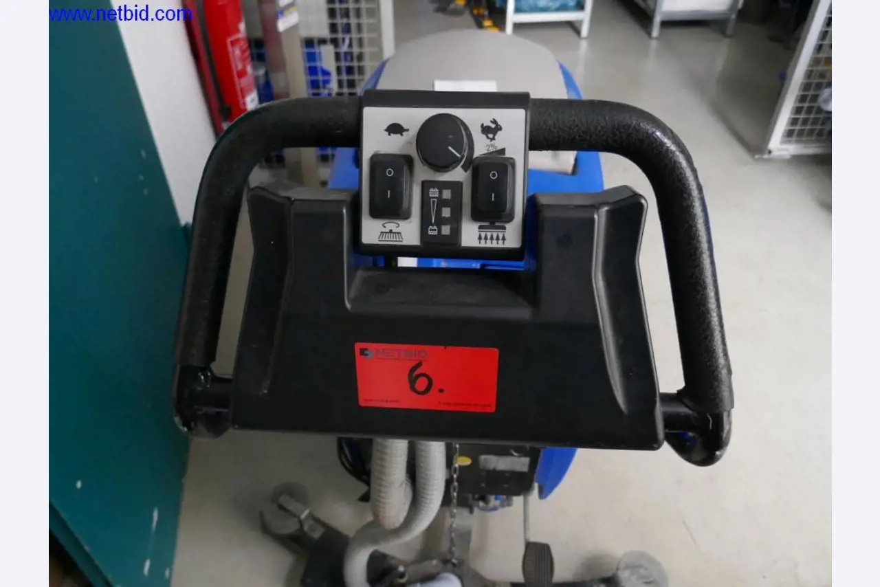 Reinigungsmaschinen und Büroausstattung-2