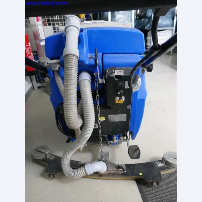 Reinigungsmaschinen und Büroausstattung-3