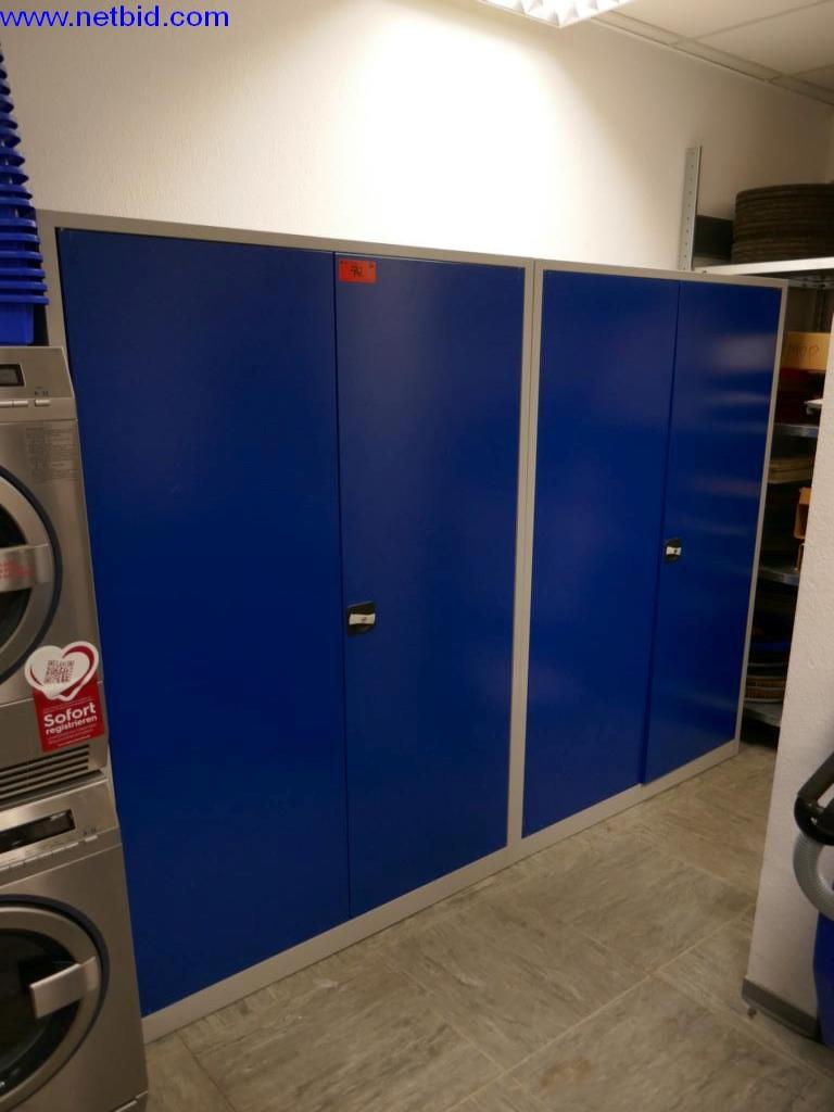 Reinigungsmaschinen und Büroausstattung-1