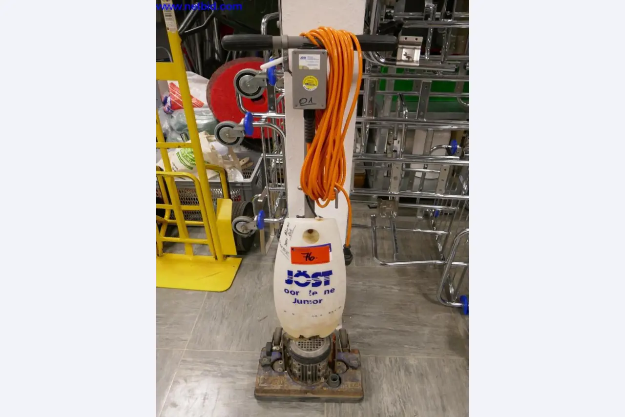 Máquinas de limpieza y material de oficina-1