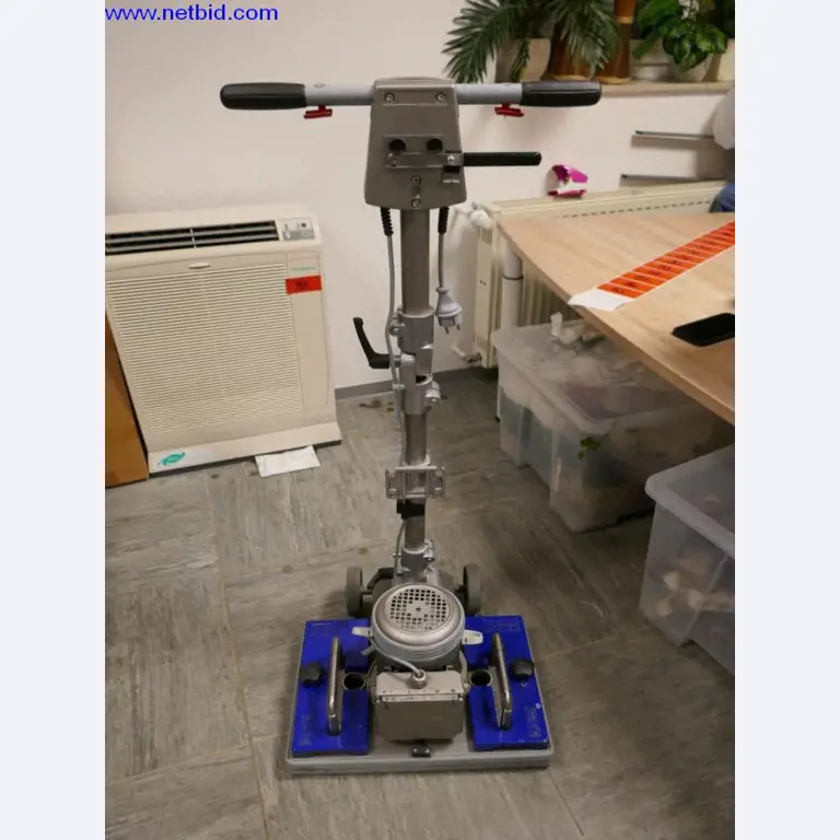 Reinigungsmaschinen und Büroausstattung-1