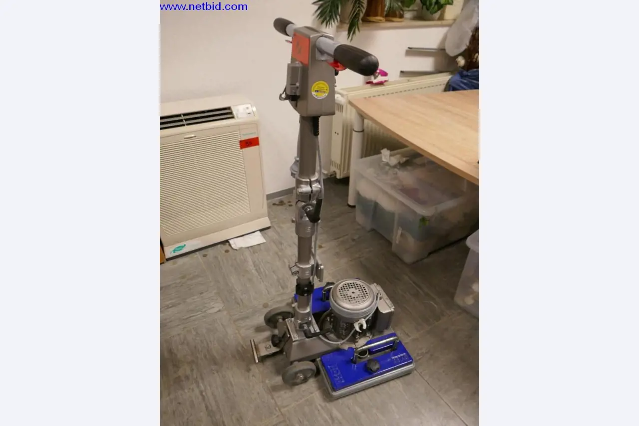 Reinigungsmaschinen und Büroausstattung-3