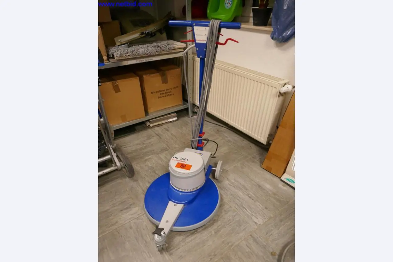 Reinigungsmaschinen und Büroausstattung-1