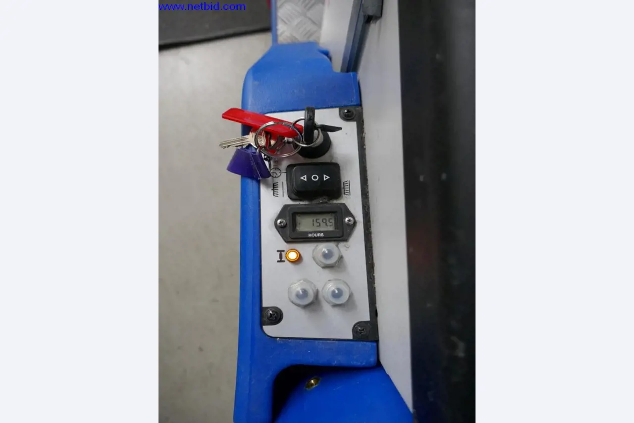 Reinigungsmaschinen und Büroausstattung-4