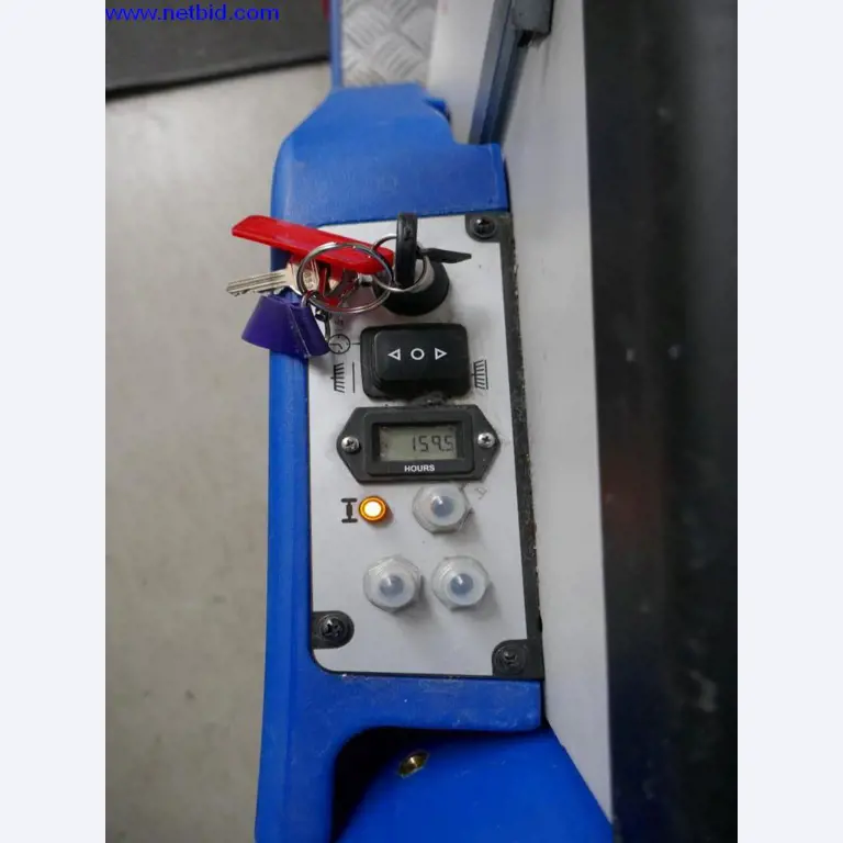 Reinigungsmaschinen und Büroausstattung-4