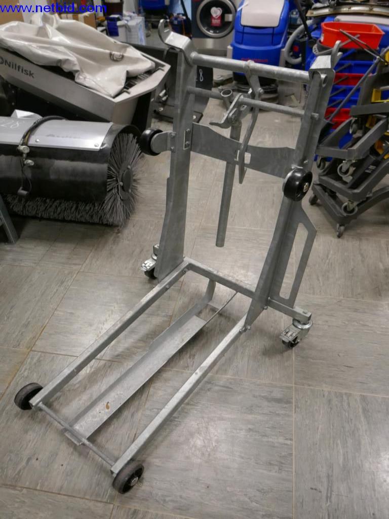 Cleaning machines and office equipment-3