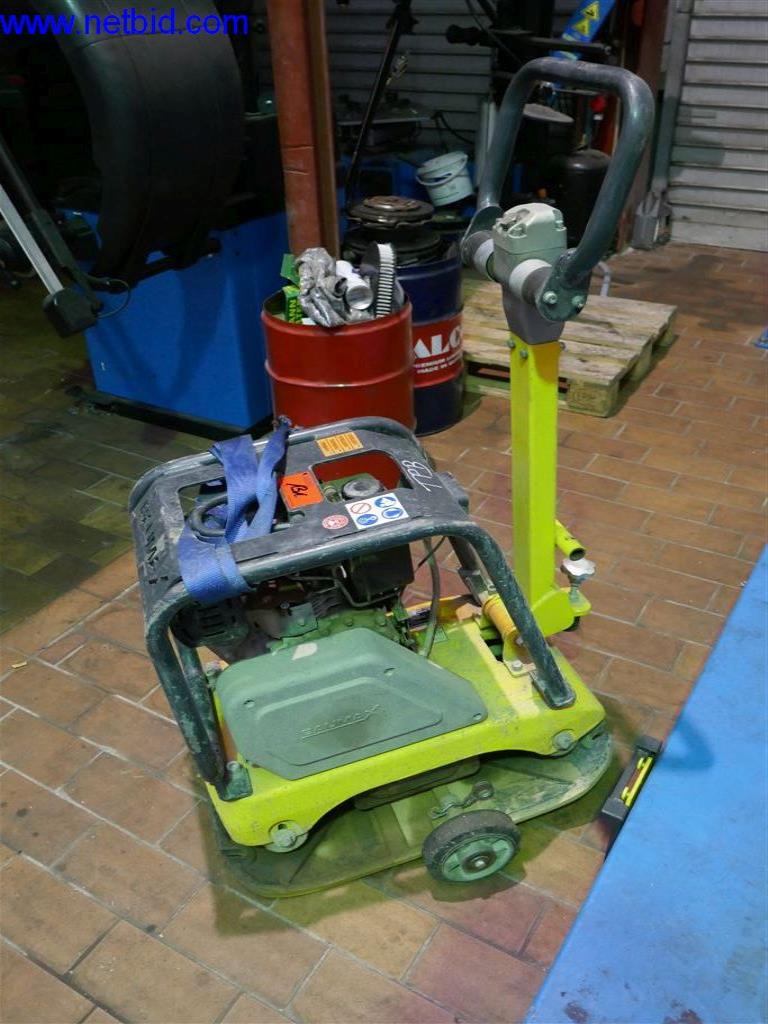 Equipos operativos y comerciales de los sectores de talleres de automoción, accesorios de construcción e ingeniería mecánica-3