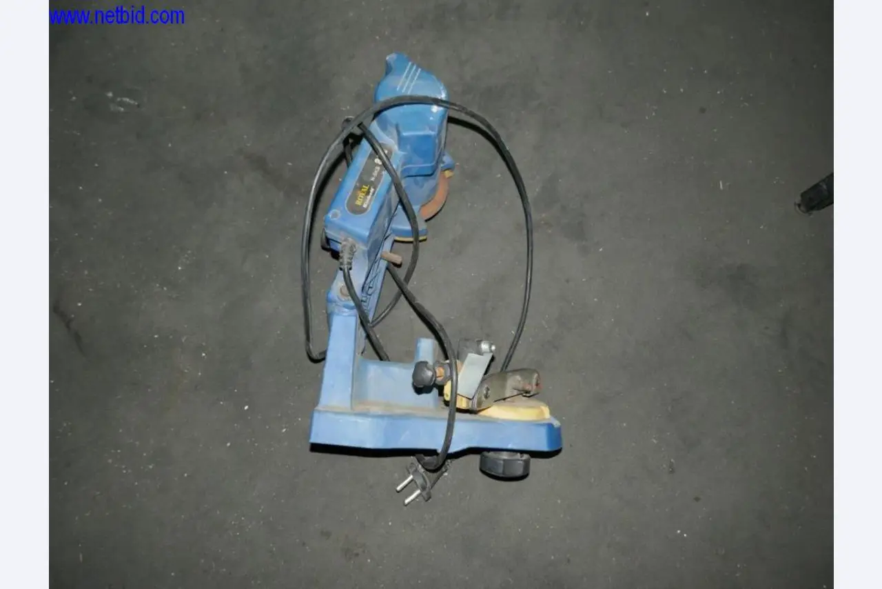 Betriebs- und Geschäftsausstattung aus den Bereichen KFZ-Werkstatt, Bauzubehör, Maschinenbau-3