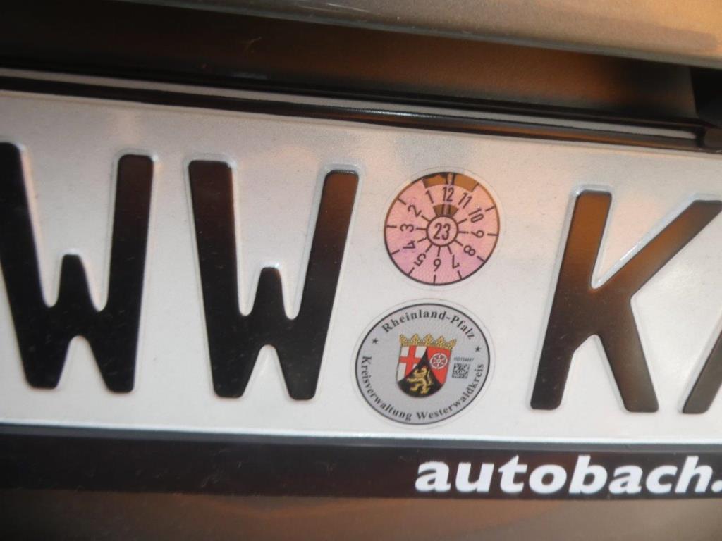 Equipos operativos y comerciales de los sectores de talleres de automoción, accesorios de construcción e ingeniería mecánica-13