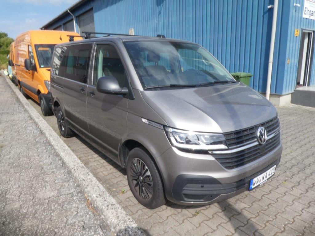 Equipos operativos y comerciales de los sectores de talleres de automoción, accesorios de construcción e ingeniería mecánica-2