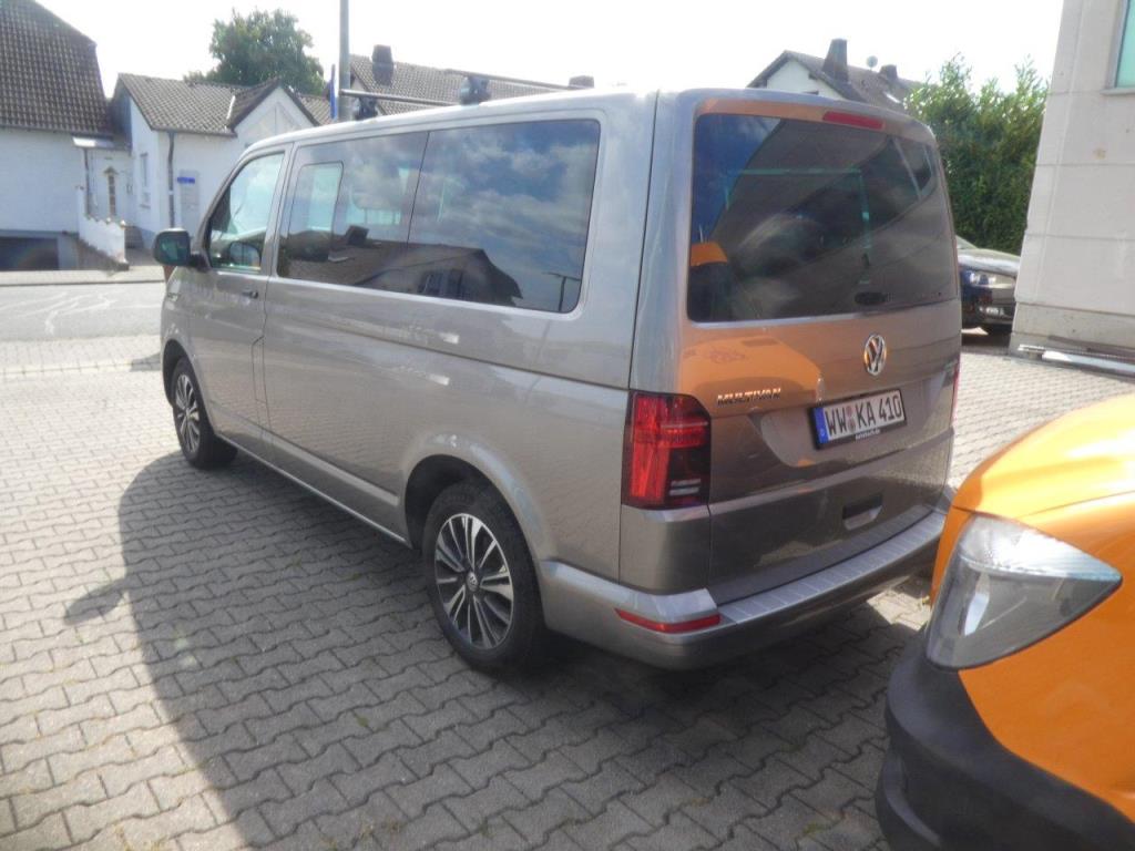 Equipos operativos y comerciales de los sectores de talleres de automoción, accesorios de construcción e ingeniería mecánica-4