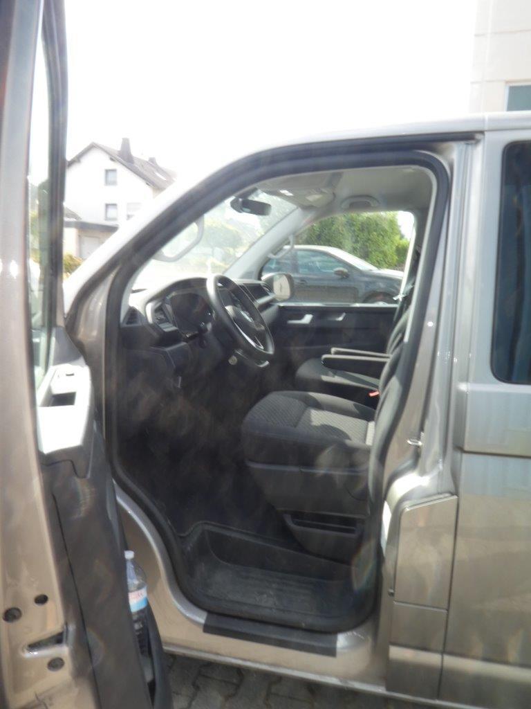 Equipos operativos y comerciales de los sectores de talleres de automoción, accesorios de construcción e ingeniería mecánica-5