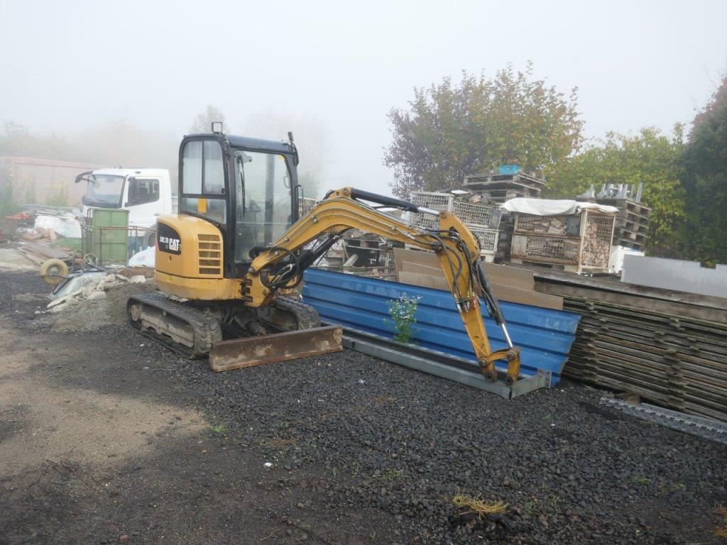 Equipos operativos y comerciales de los sectores de talleres de automoción, accesorios de construcción e ingeniería mecánica-1