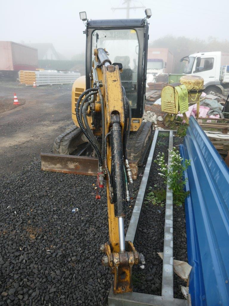 Equipos operativos y comerciales de los sectores de talleres de automoción, accesorios de construcción e ingeniería mecánica-9