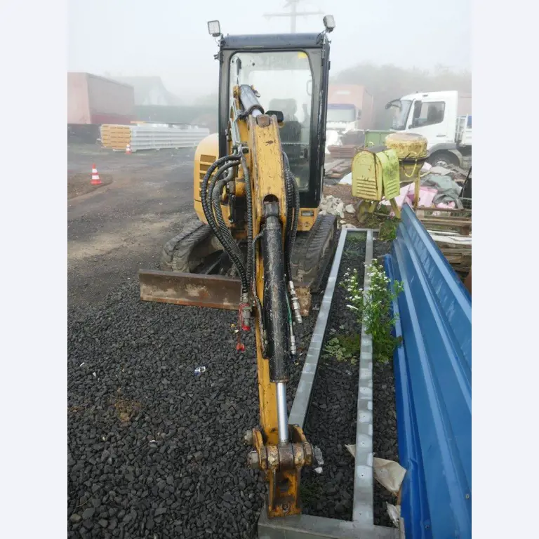 Equipos operativos y comerciales de los sectores de talleres de automoción, accesorios de construcción e ingeniería mecánica-9