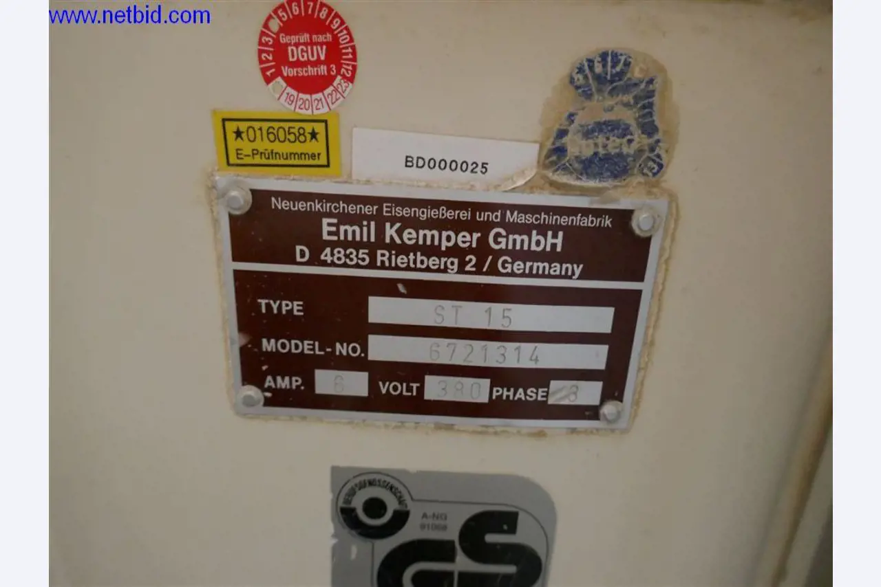 Equipamiento operativo y de oficina de una panadería-3