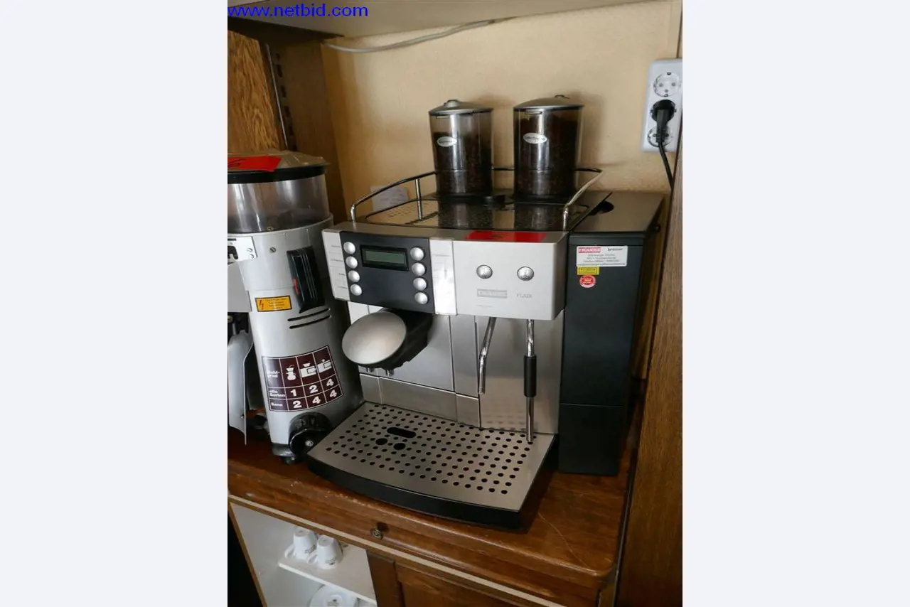 Equipamiento operativo y de oficina de una panadería-1