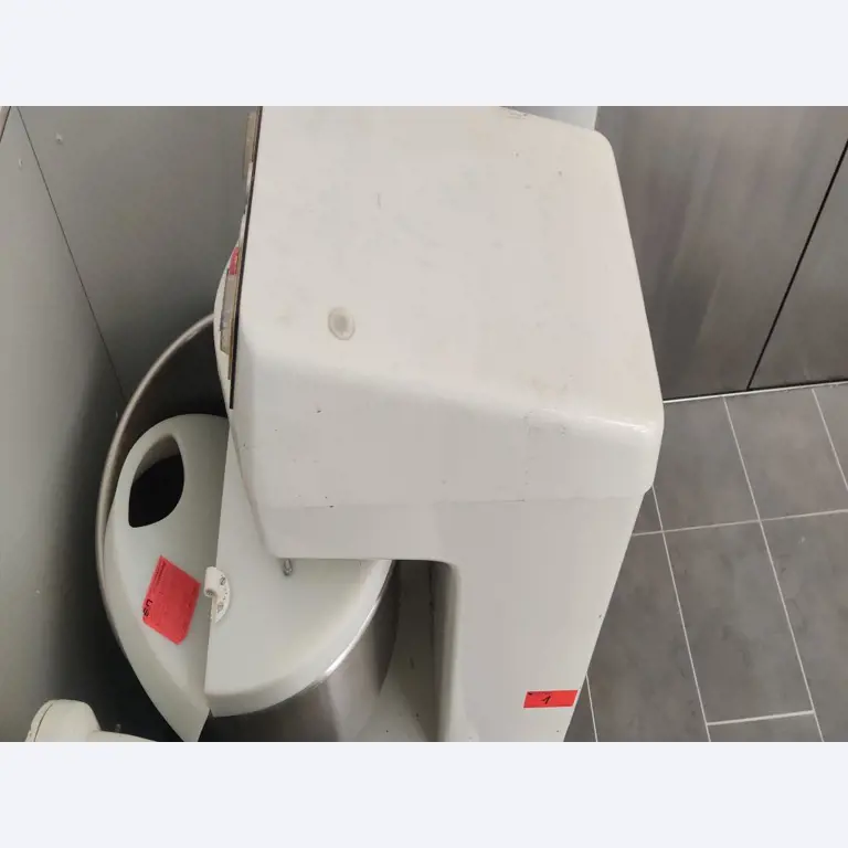 well-maintained spiral kneading machines and a universal dishwasher-3