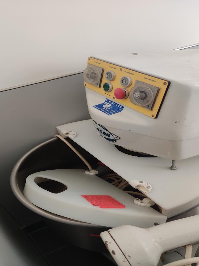 well-maintained spiral kneading machines and a universal dishwasher-4