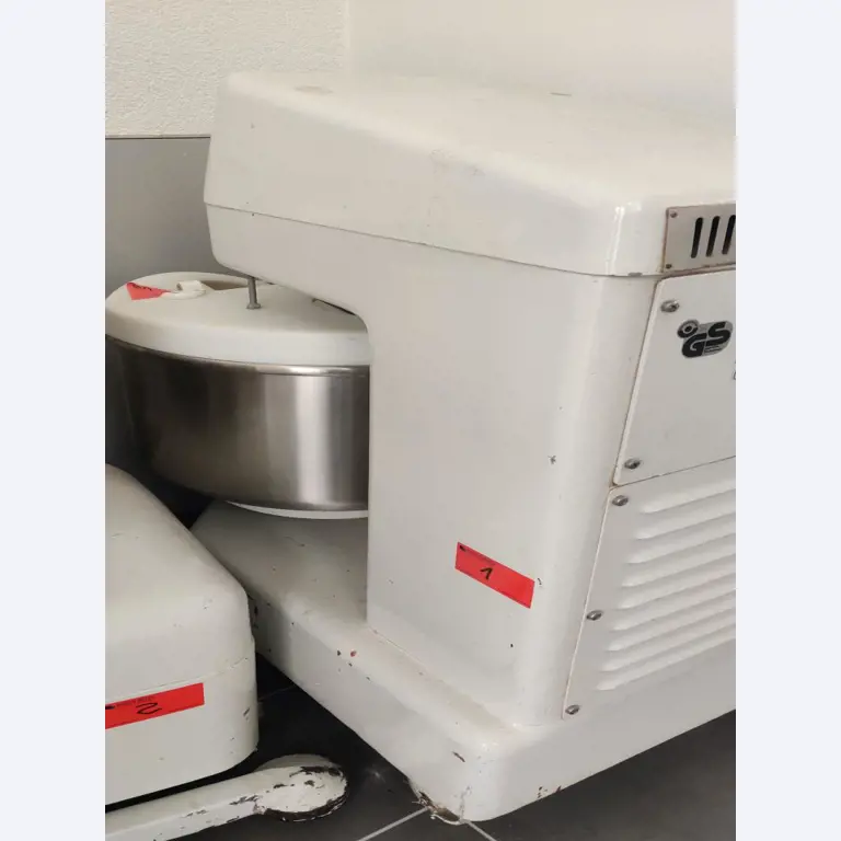 well-maintained spiral kneading machines and a universal dishwasher-5
