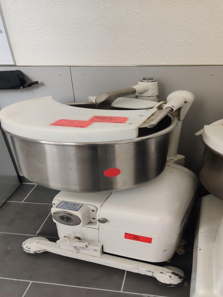 amasadoras en espiral en buen estado y un lavavajillas universal-2